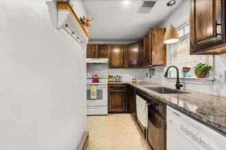 56 Durham Rd, Unit 54 in Dover, NH - Building Photo - Building Photo