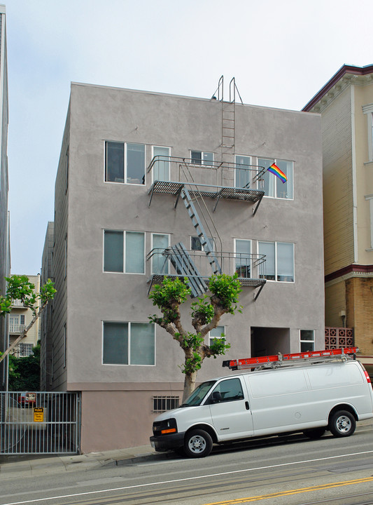 1332 California St in San Francisco, CA - Building Photo