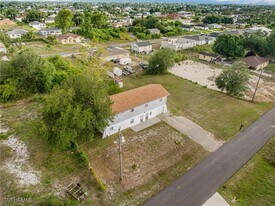 3303 6th St SW in Lehigh Acres, FL - Building Photo