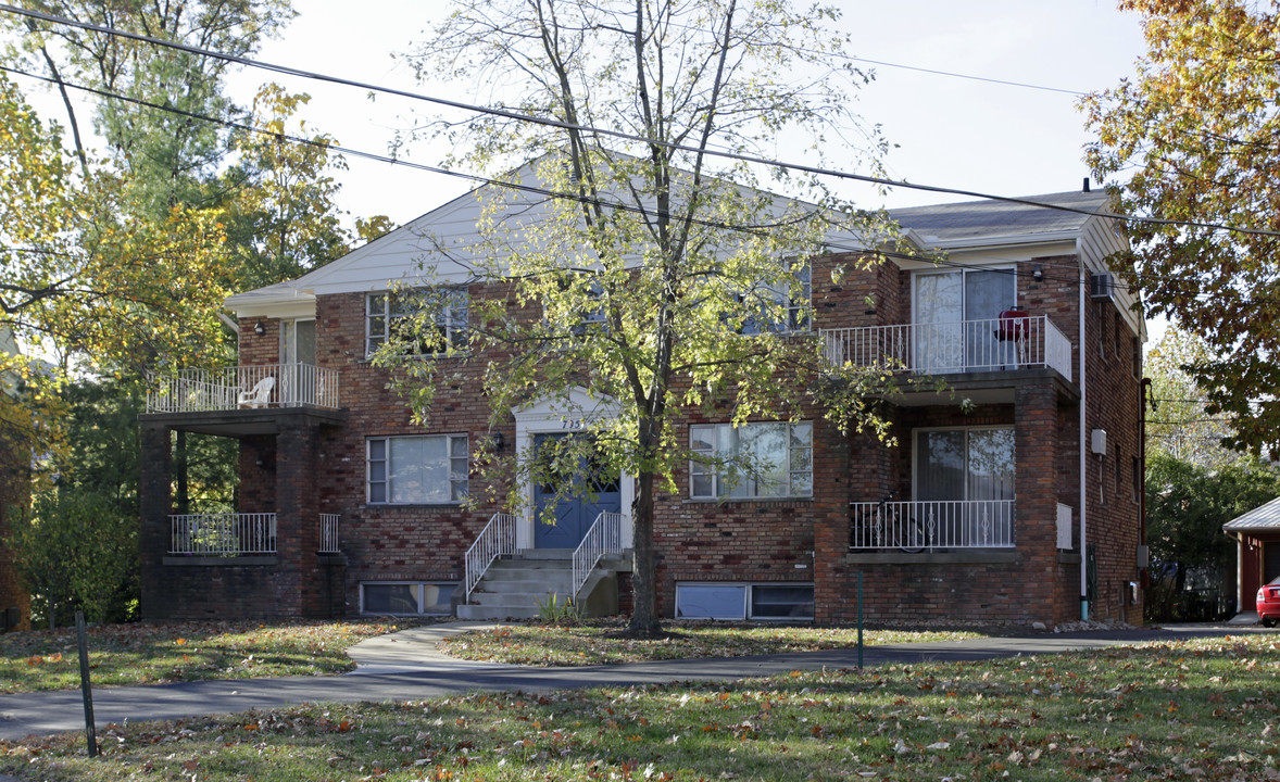 7951-7955 Festive Ct in Kenwood, OH - Building Photo