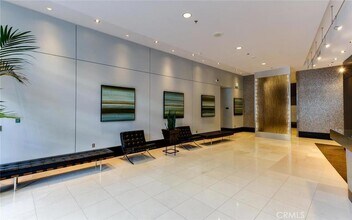 1100 S Hope St, Unit 1213 in Los Angeles, CA - Foto de edificio - Building Photo