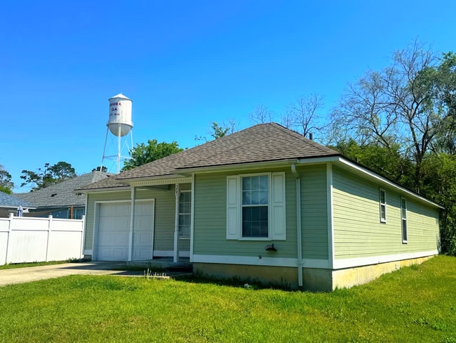 305 Barfield St in Hahira, GA - Building Photo - Building Photo