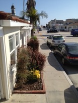 1352 W Balboa Blvd Apartments