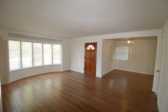 86-90 N Joanne Ave in Ventura, CA - Building Photo - Building Photo