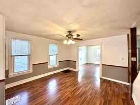 923 Franklin Ave in New Castle, PA - Building Photo