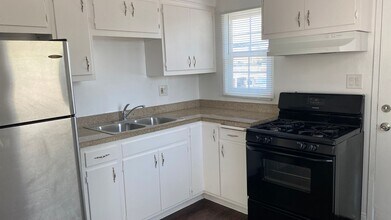 11033 La Maida St in Los Angeles, CA - Building Photo - Building Photo