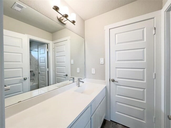 property at 29526 Red Rocks Pk Dr