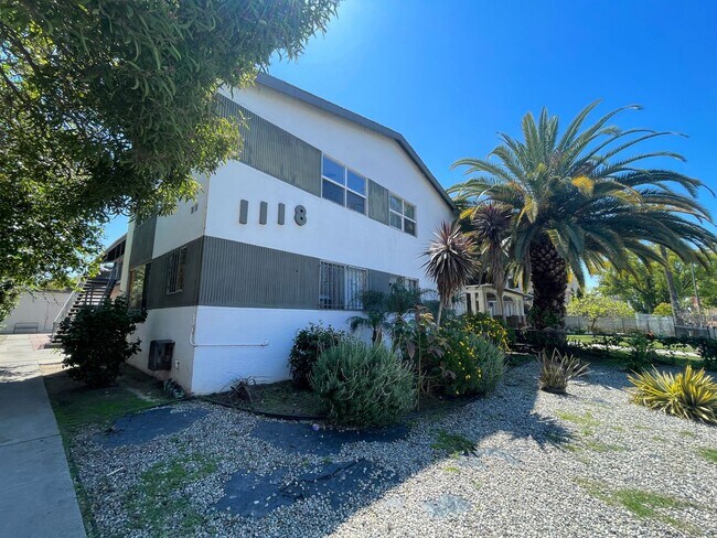 property at 1118 S Lake St