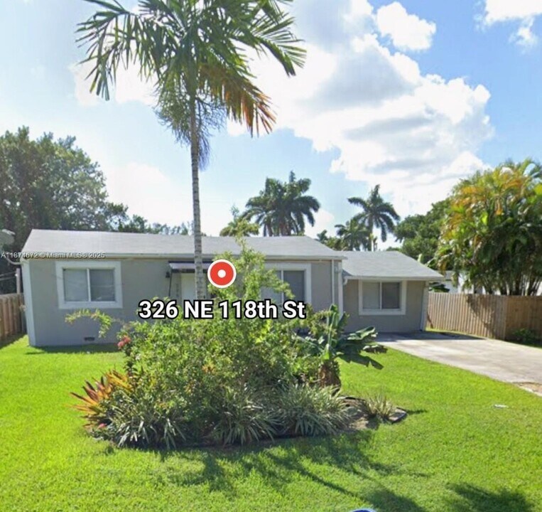 326 NE 118th St in Miami, FL - Building Photo