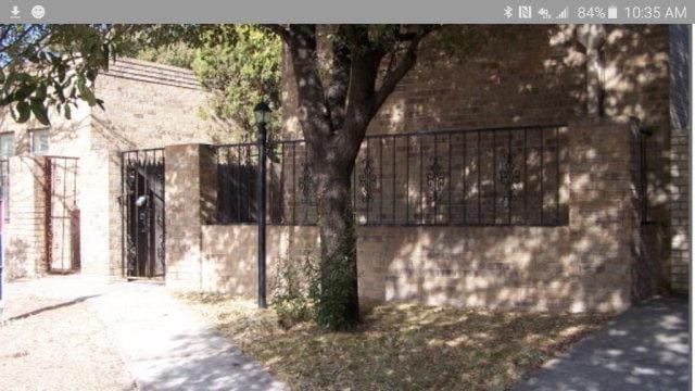 property at 926 N Lauderdale Ave