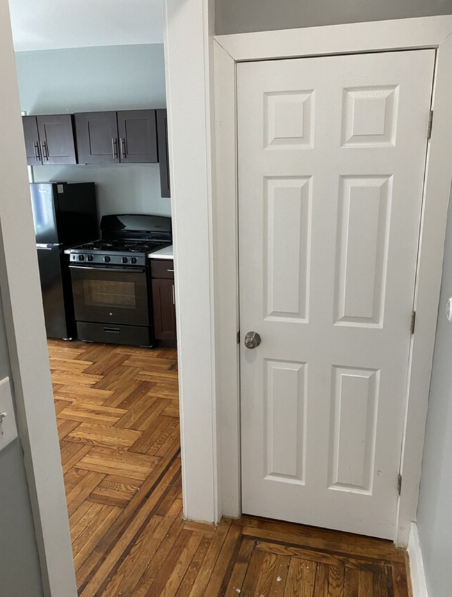 907 Bergen St, Unit 3 in Newark, NJ - Building Photo - Building Photo