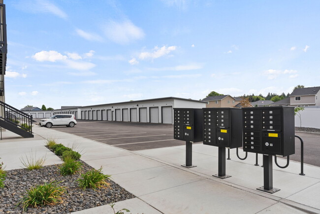 Fairways Apartments in Spokane, WA - Foto de edificio - Building Photo