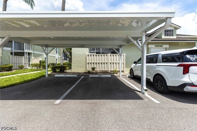 13141 Whitehaven Ln in Ft. Myers, FL - Building Photo - Building Photo