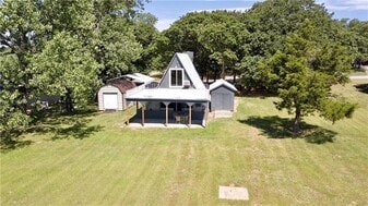 107 Cayuga Trail in Lake Kiowa, TX - Building Photo