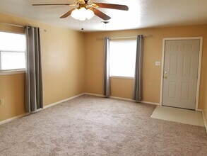 810 W Plaza Dr in Clovis, NM - Building Photo - Building Photo