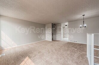 4560 Eureka Ct in Denver, CO - Foto de edificio - Building Photo