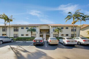 1524 Lake Crystal Dr in Royal Palm Beach, FL - Building Photo