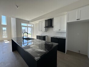 111 Bristol Cres in North Grenville, ON - Building Photo - Building Photo