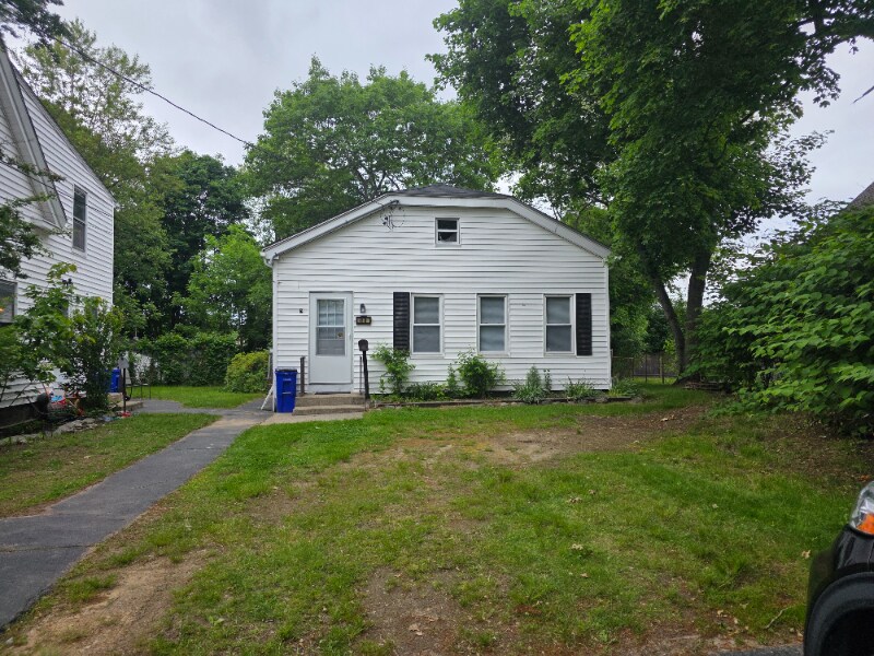 41 South St in Holbrook, MA - Building Photo
