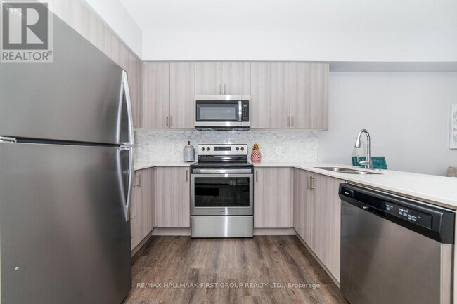 290 Liberty St N in Clarington, ON - Building Photo - Building Photo