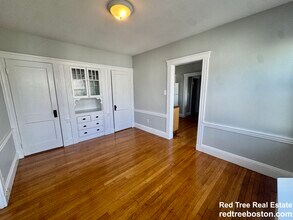 59 Brookley Rd, Unit 3R in Boston, MA - Foto de edificio - Building Photo