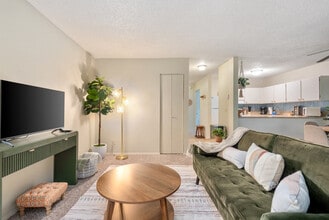 2348 S Vermont St in Portland, OR - Building Photo - Building Photo