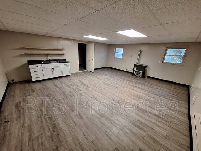 1221 E Moneta Ave in Peoria Heights, IL - Building Photo - Building Photo