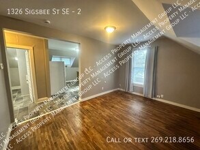 1326 Sigsbee St SE in Grand Rapids, MI - Building Photo - Building Photo
