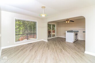 4940 Karls Gate Dr in Marietta, GA - Building Photo - Building Photo