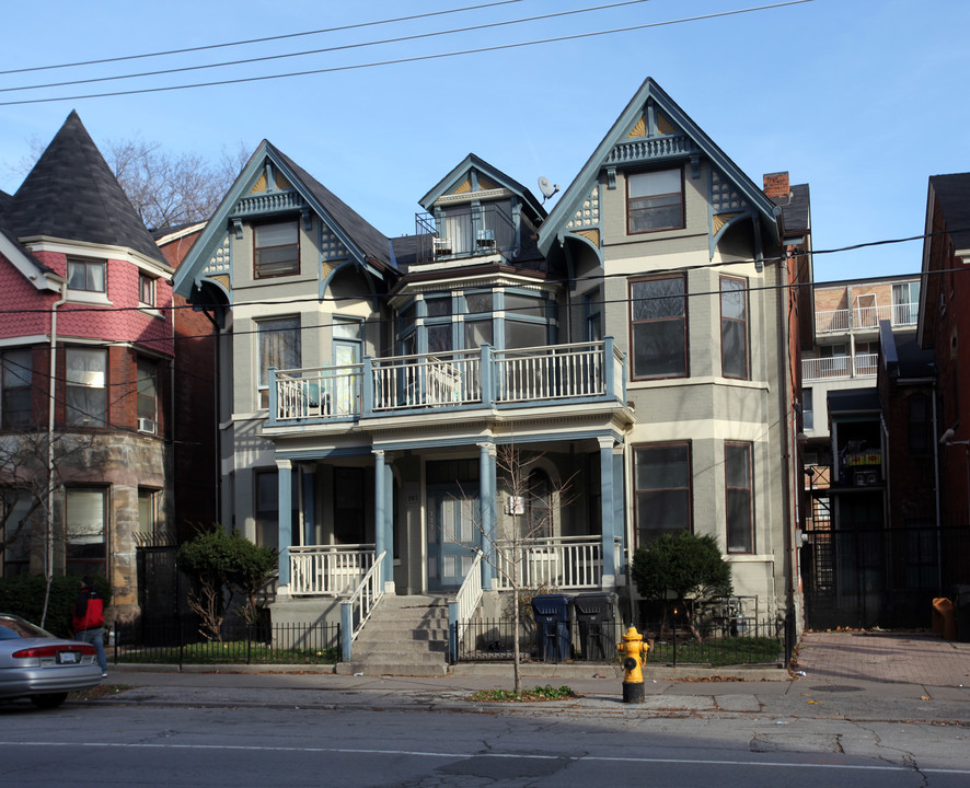 265-267 Sherbourne St in Toronto, ON - Building Photo