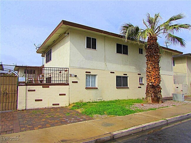 1904 Rexford Dr, Unit 1 in Las Vegas, NV - Foto de edificio - Building Photo