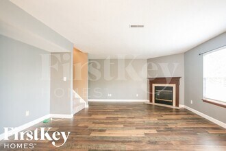 275 Lazy Hollow Dr in Brownsburg, IN - Building Photo - Building Photo