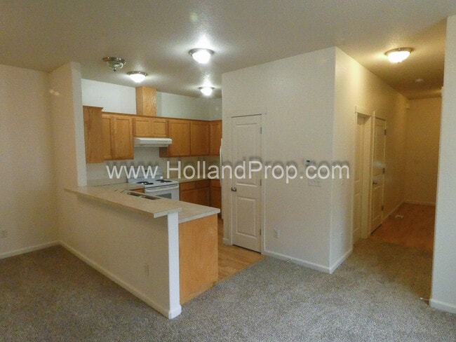 18148 NE Everett Ct in Portland, OR - Building Photo - Building Photo