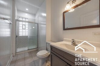 4452 N Sheridan Rd, Unit 2 in Chicago, IL - Building Photo - Building Photo