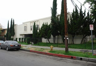 8335 Willis Ave in Panorama City, CA - Building Photo - Building Photo