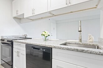 Forest Place in Miami, FL - Building Photo - Building Photo