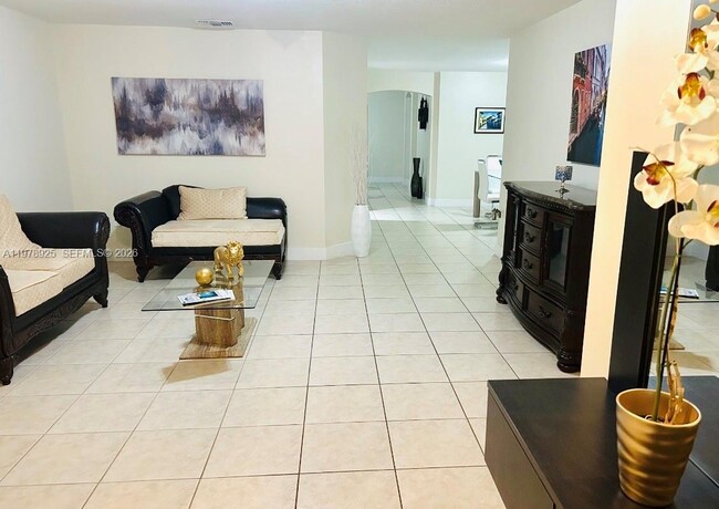 16390 SW 46th Terrace in Miami, FL - Building Photo - Building Photo