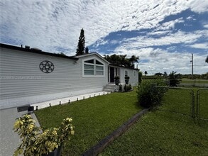 19800 SW 180th Ave in Miami, FL - Building Photo - Building Photo