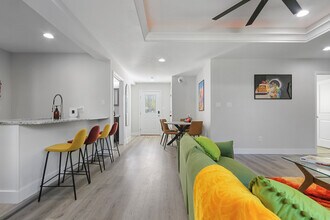 701 Mikel St, Unit 100 in Columbia, MO - Foto de edificio - Building Photo