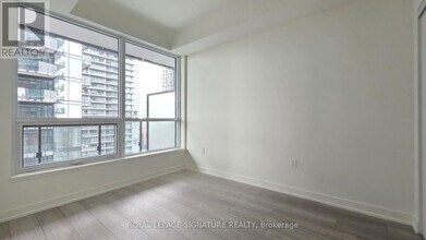 120 Broadway Ave in Toronto, ON - Building Photo - Building Photo