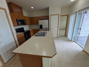 2170 Charles Street Unit C in Dupont, WA - Building Photo - Building Photo