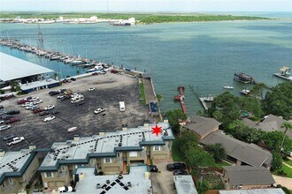 921 Marine Dr in Galveston, TX - Building Photo - Building Photo