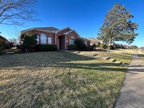 2521 Creek Crossing Rd in Mesquite, TX - Building Photo - Building Photo