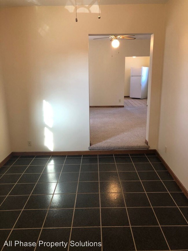 2067 Oak St in Quincy, IL - Building Photo - Building Photo