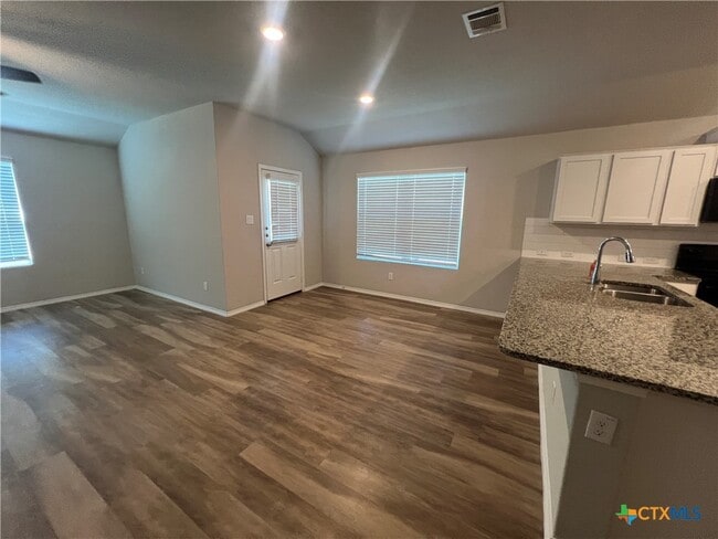 2410 Moselle Ln
