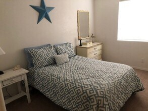 6643 Desert Queen Ave in Twentynine Palms, CA - Building Photo - Building Photo