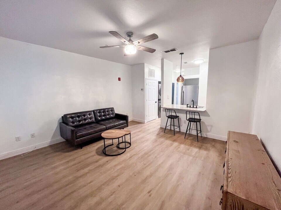 621 SW 10th St in Gainesville, FL - Building Photo