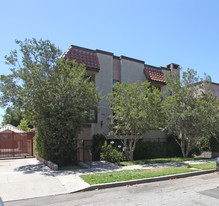 1050 Grover Ave Apartments