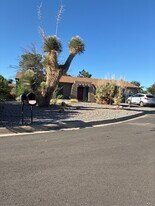 1600 Fornax Rd SE in Rio Rancho, NM - Building Photo