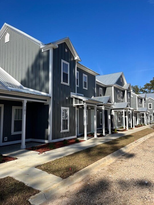 928 Remington Ave in Thomasville, GA - Foto de edificio